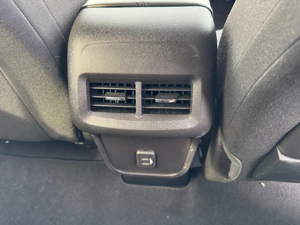 GMC Terrain Vehicle Full-screen Gallery Image 16