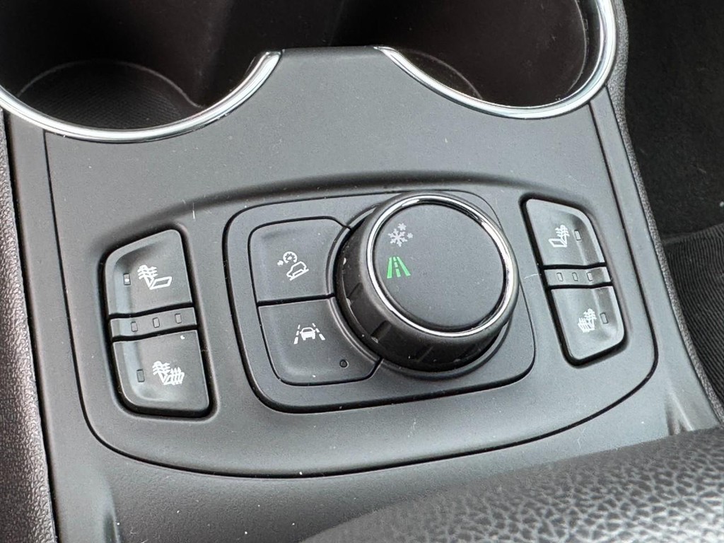 GMC Terrain Vehicle Full-screen Gallery Image 22