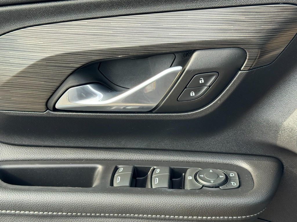 GMC Terrain Vehicle Full-screen Gallery Image 23