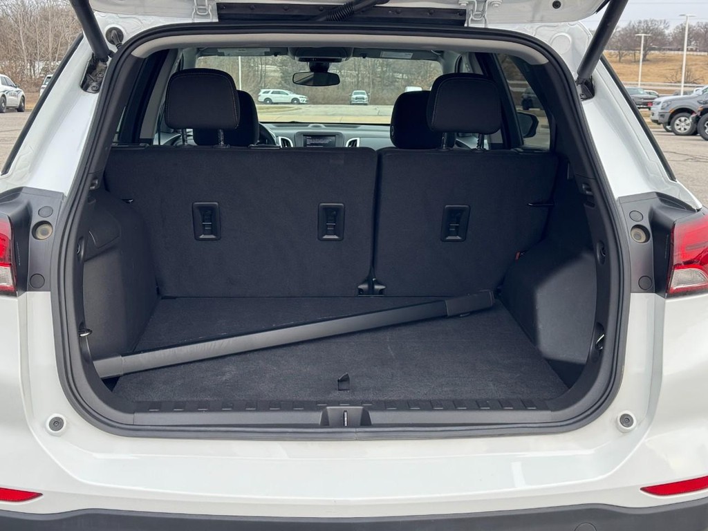 Chevrolet Equinox Vehicle Full-screen Gallery Image 04