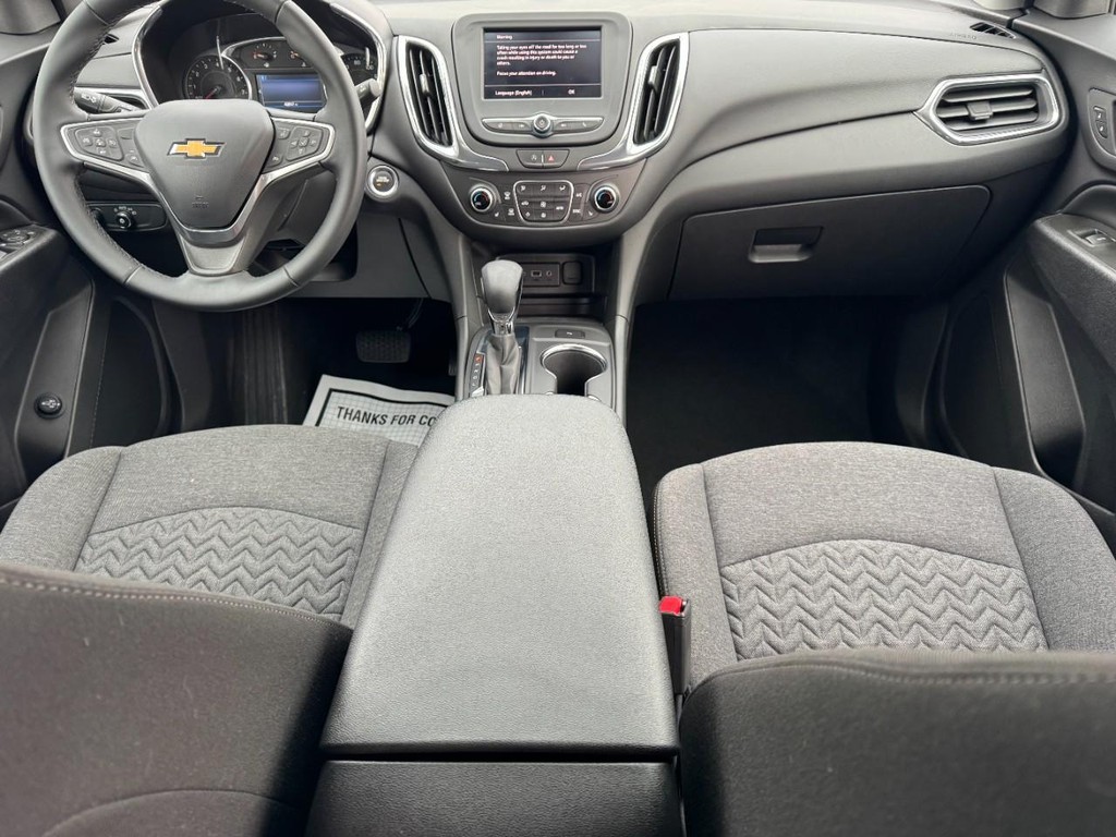 Chevrolet Equinox Vehicle Full-screen Gallery Image 11