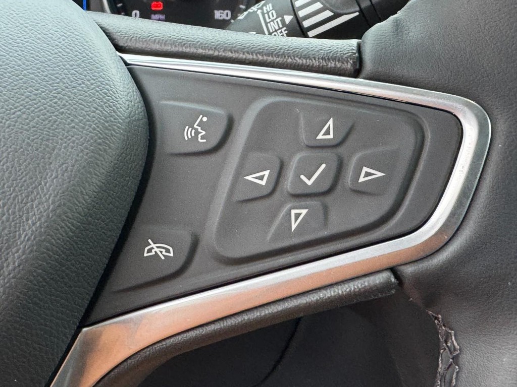 Chevrolet Equinox Vehicle Full-screen Gallery Image 18