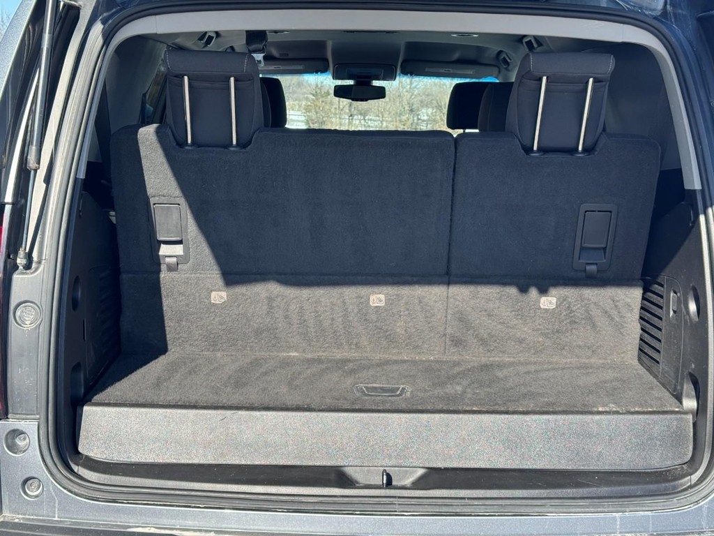 Chevrolet Tahoe Vehicle Full-screen Gallery Image 04