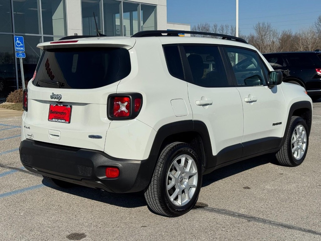 Jeep Renegade Vehicle Full-screen Gallery Image 03