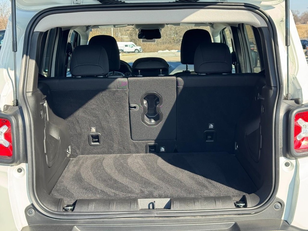 Jeep Renegade Vehicle Full-screen Gallery Image 04