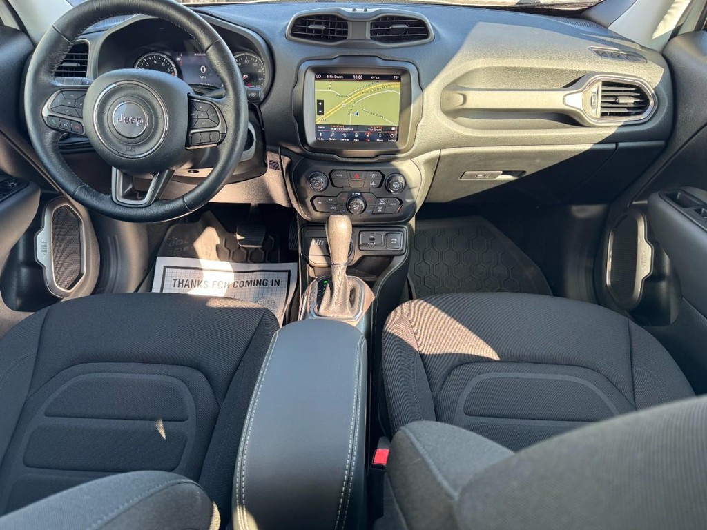 Jeep Renegade Vehicle Full-screen Gallery Image 11