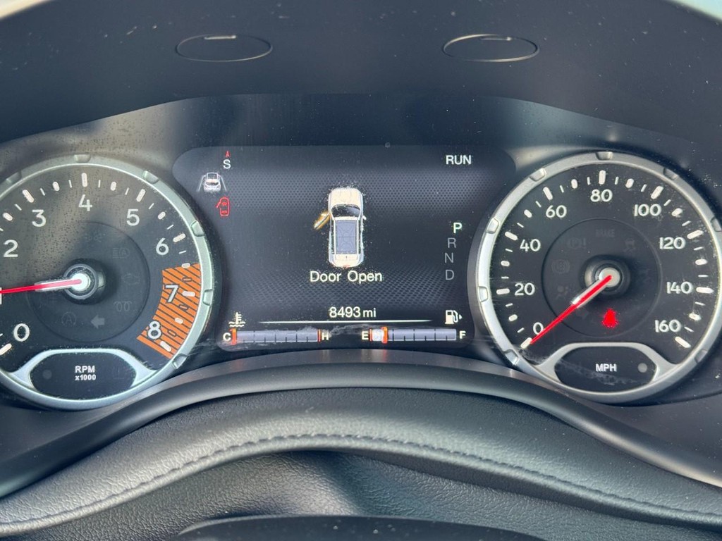 Jeep Renegade Vehicle Full-screen Gallery Image 19