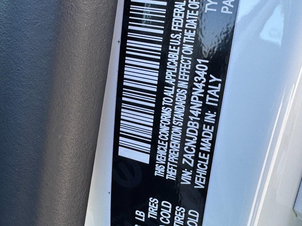 Jeep Renegade Vehicle Full-screen Gallery Image 25