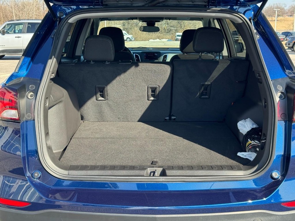 Chevrolet Equinox Vehicle Full-screen Gallery Image 04