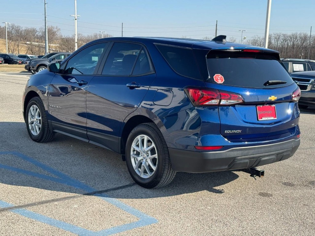 Chevrolet Equinox Vehicle Full-screen Gallery Image 06