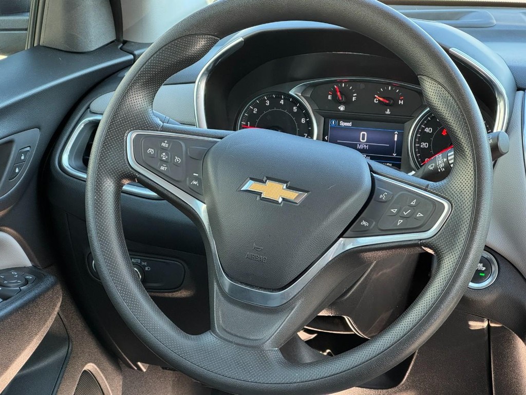 Chevrolet Equinox Vehicle Full-screen Gallery Image 12