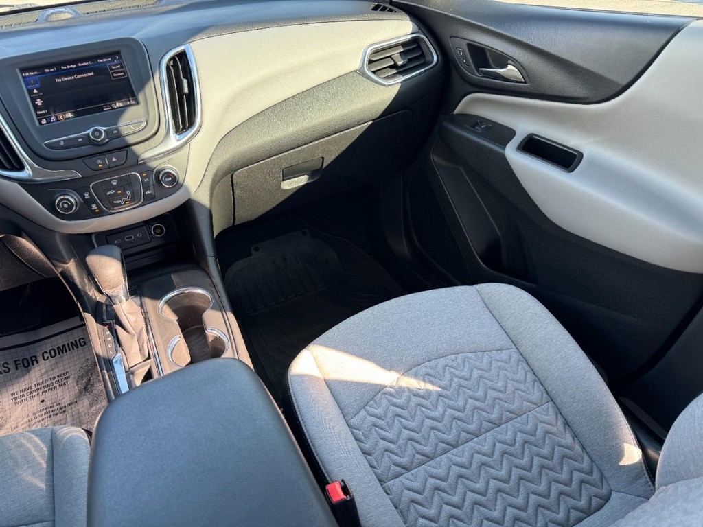 Chevrolet Equinox Vehicle Full-screen Gallery Image 15