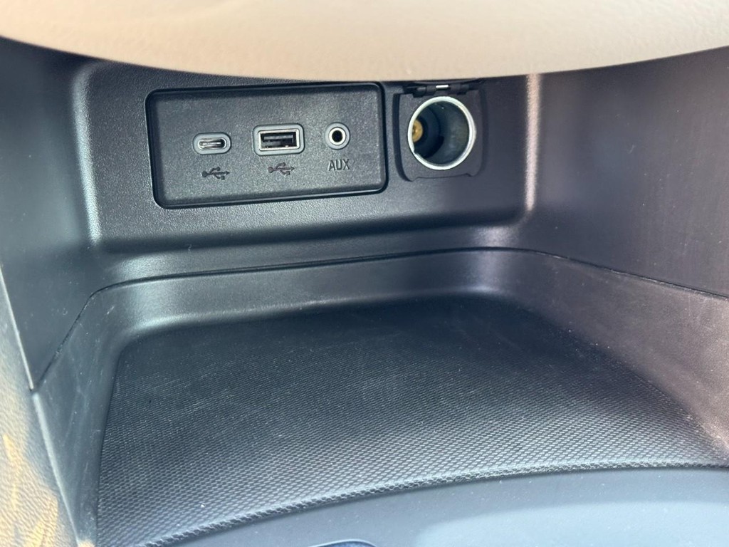 Chevrolet Equinox Vehicle Full-screen Gallery Image 22