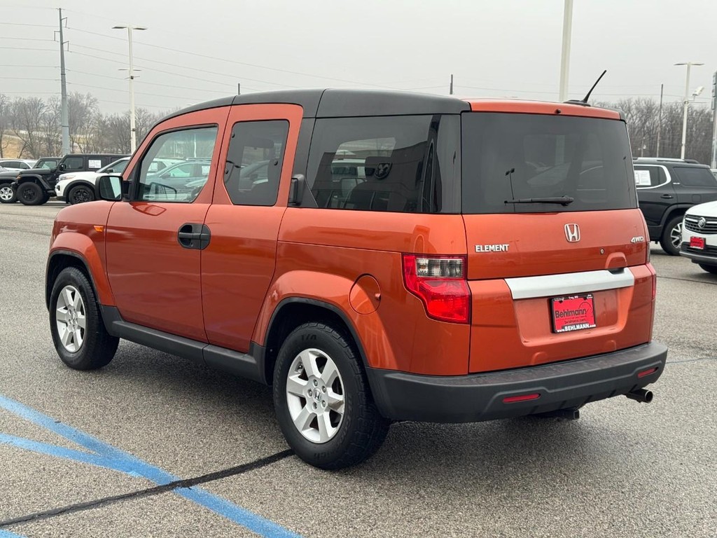 Honda Element Vehicle Full-screen Gallery Image 06