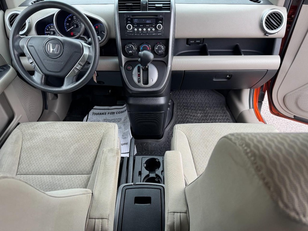 Honda Element Vehicle Full-screen Gallery Image 11