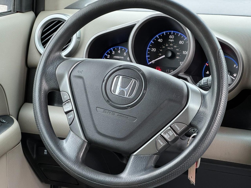 Honda Element Vehicle Full-screen Gallery Image 12