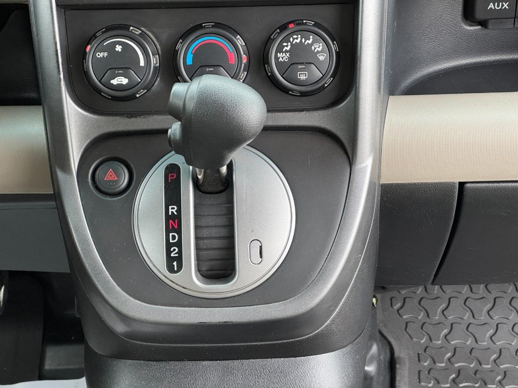 Honda Element Vehicle Full-screen Gallery Image 14