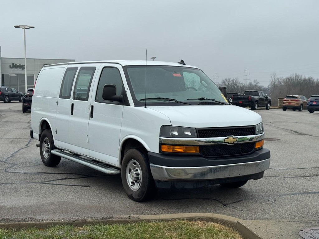 Chevrolet Express Cargo Van Vehicle Full-screen Gallery Image 02