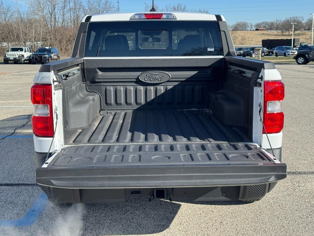 Ford Maverick Vehicle Full-screen Gallery Image 04