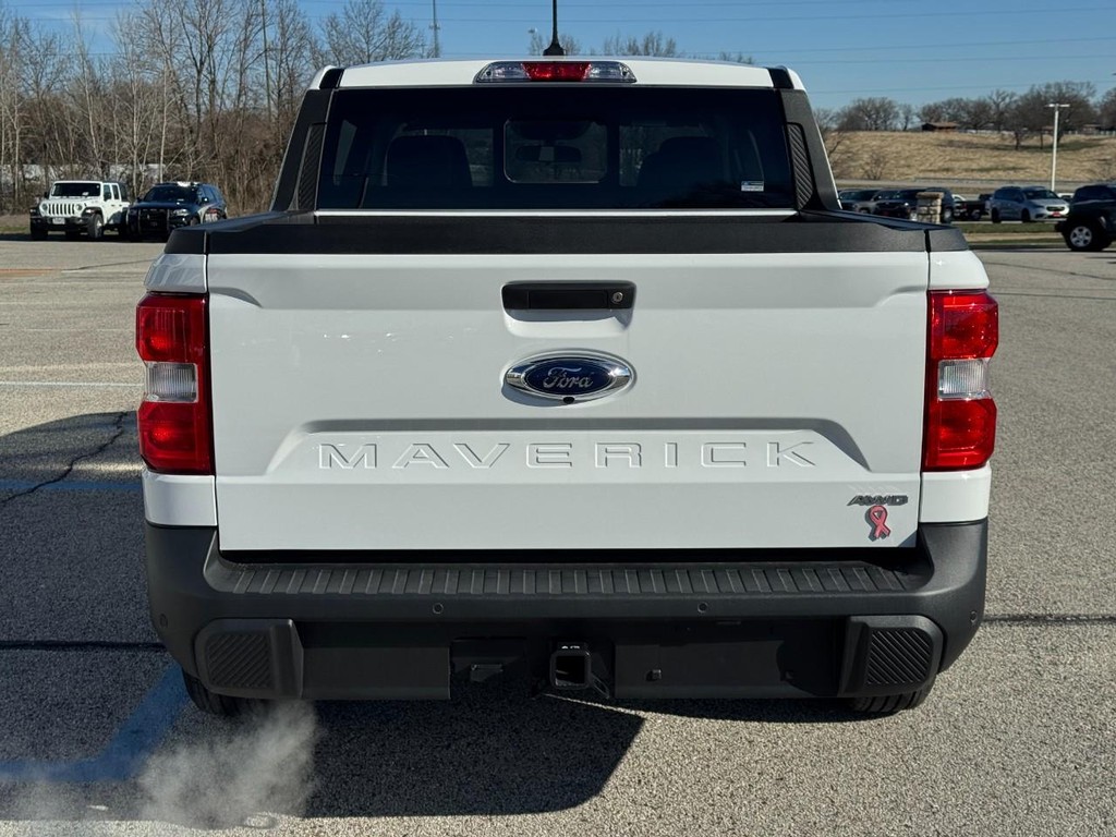 Ford Maverick Vehicle Full-screen Gallery Image 05