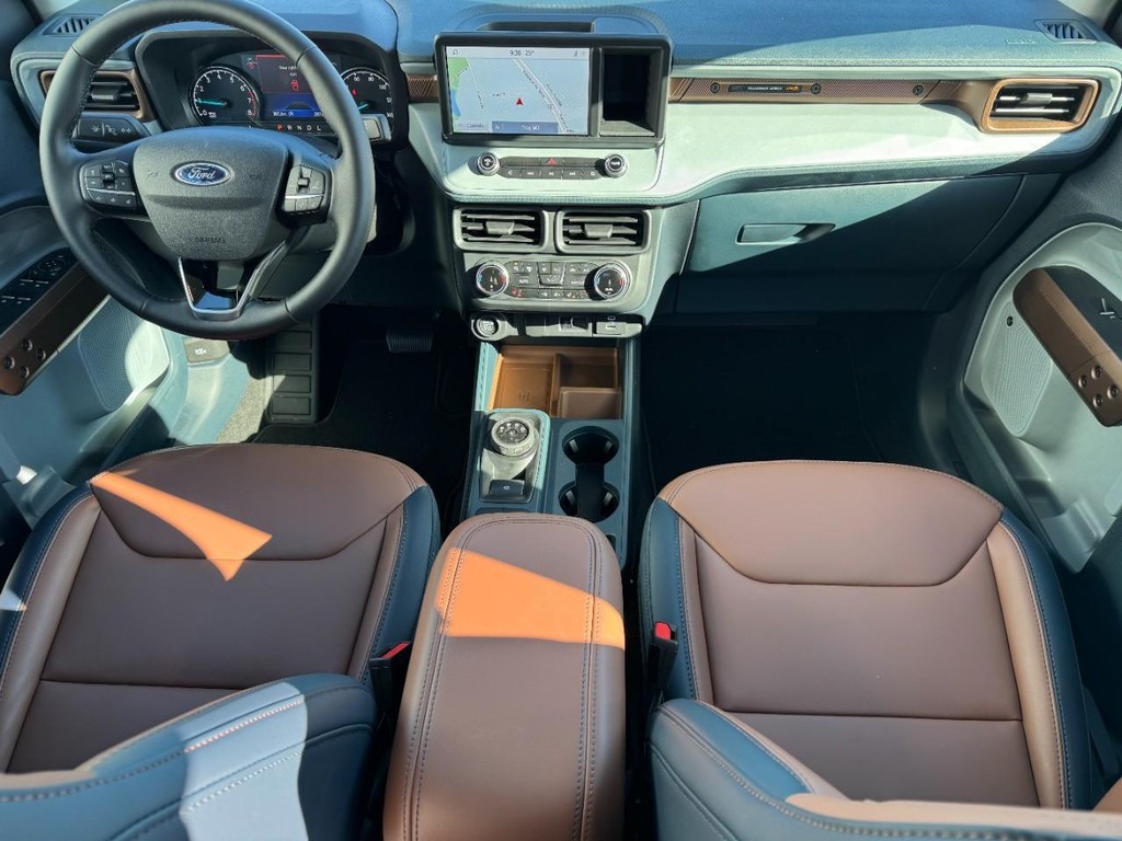 Ford Maverick Vehicle Full-screen Gallery Image 11