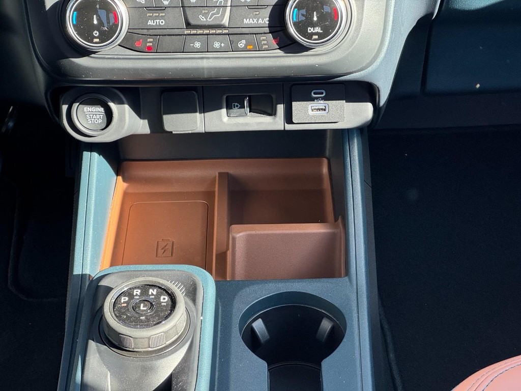 Ford Maverick Vehicle Full-screen Gallery Image 14