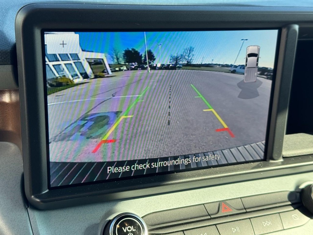 Ford Maverick Vehicle Full-screen Gallery Image 21