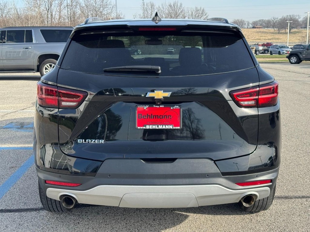 Chevrolet Blazer Vehicle Full-screen Gallery Image 05