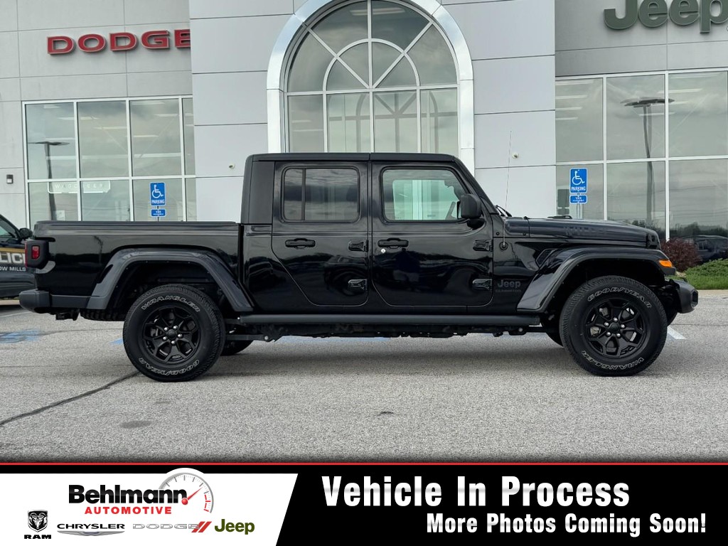 Jeep Gladiator Vehicle Full-screen Gallery Image 01