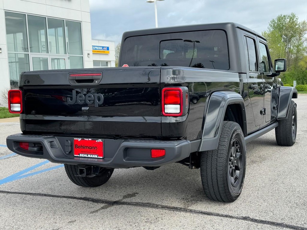 Jeep Gladiator Vehicle Full-screen Gallery Image 03