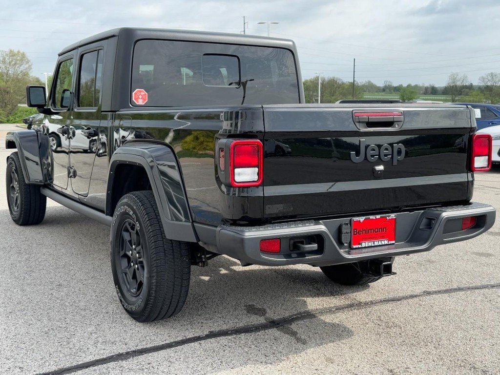 Jeep Gladiator Vehicle Full-screen Gallery Image 06
