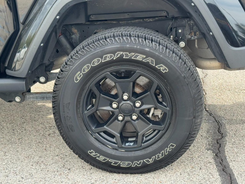 Jeep Gladiator Vehicle Full-screen Gallery Image 07