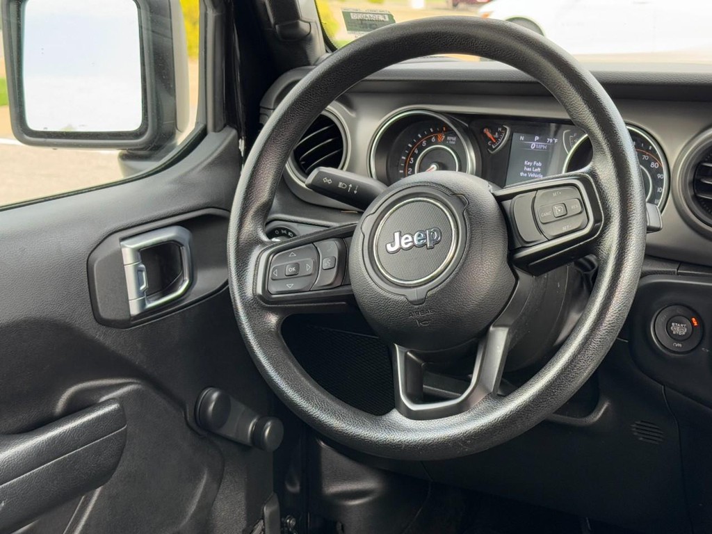 Jeep Gladiator Vehicle Full-screen Gallery Image 12