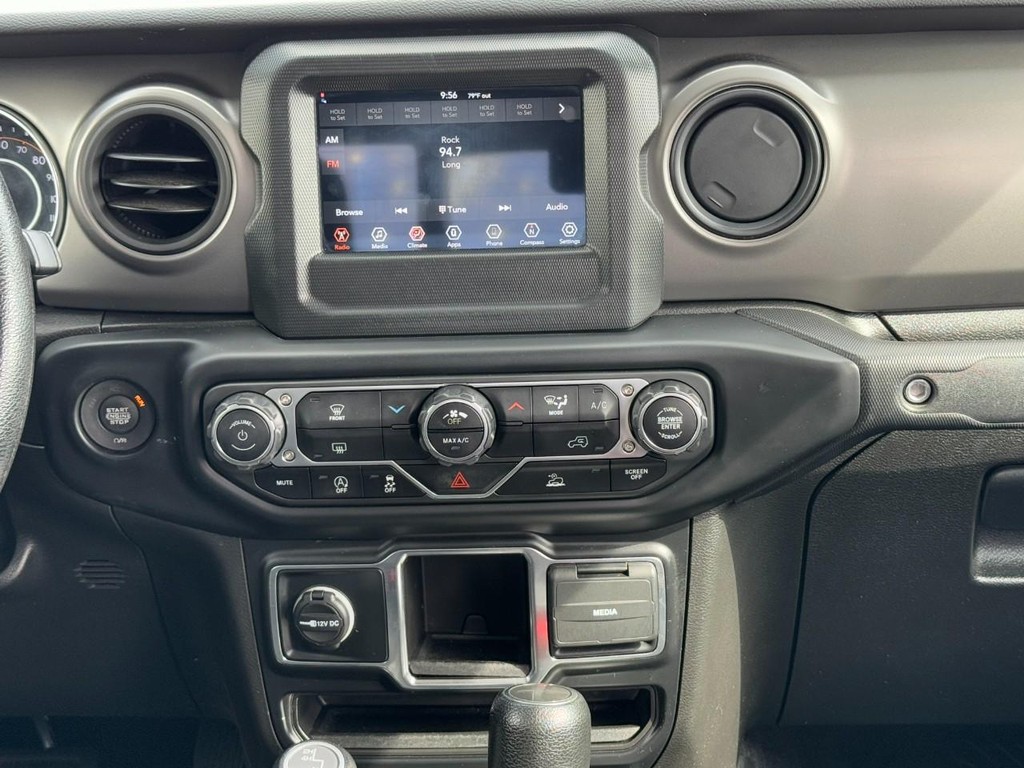 Jeep Gladiator Vehicle Full-screen Gallery Image 13