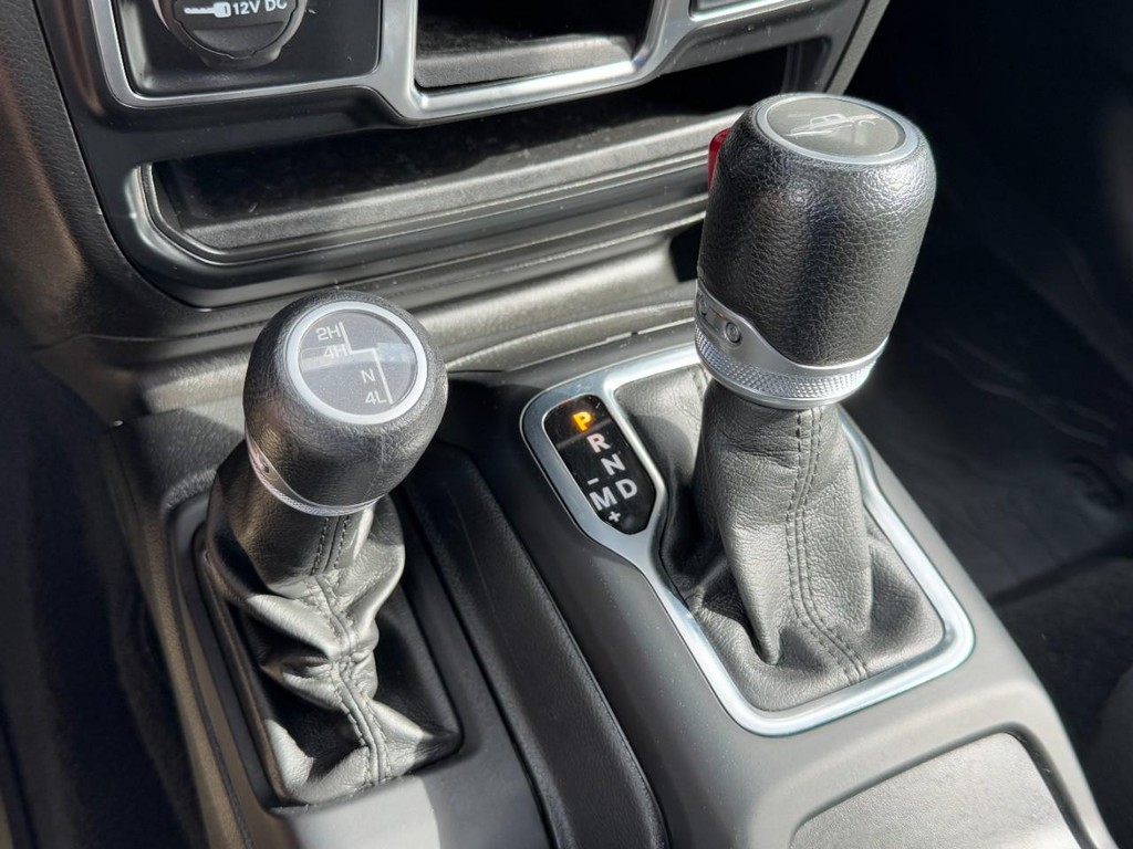 Jeep Gladiator Vehicle Full-screen Gallery Image 19