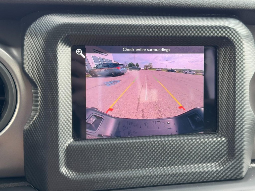 Jeep Gladiator Vehicle Full-screen Gallery Image 20