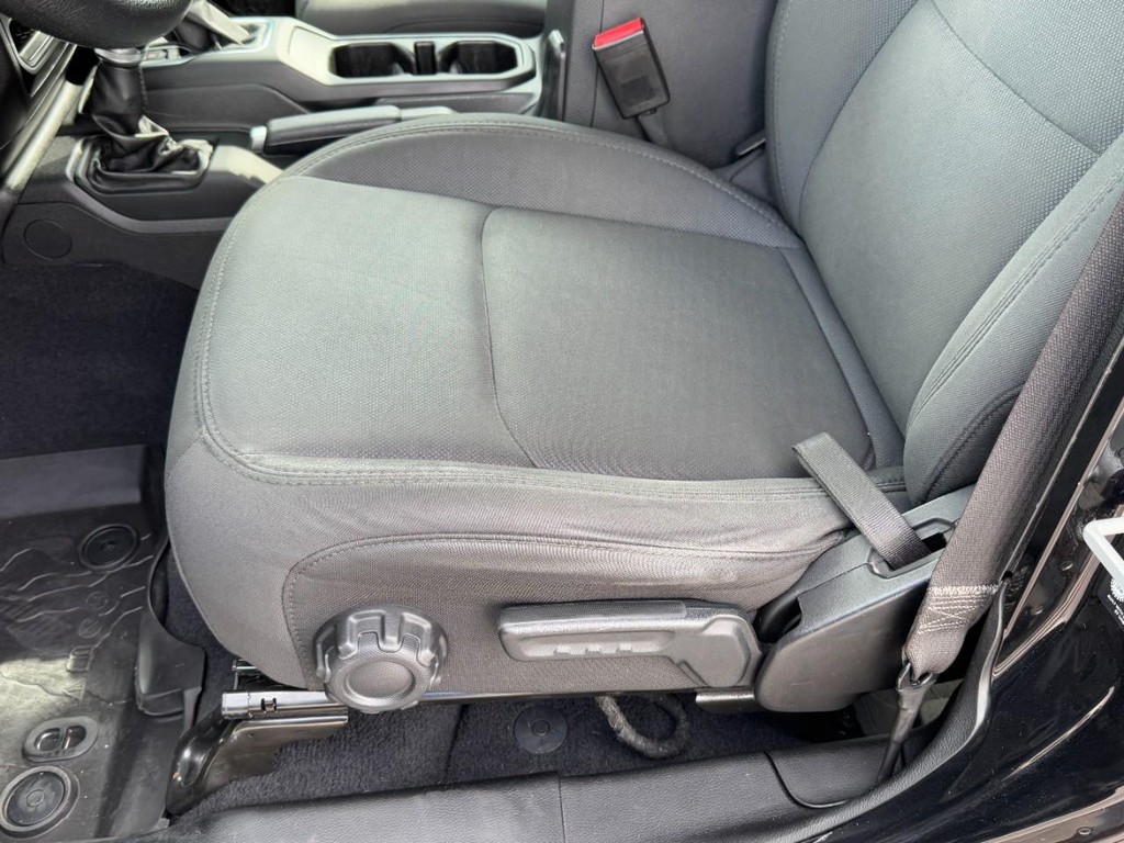 Jeep Gladiator Vehicle Full-screen Gallery Image 22