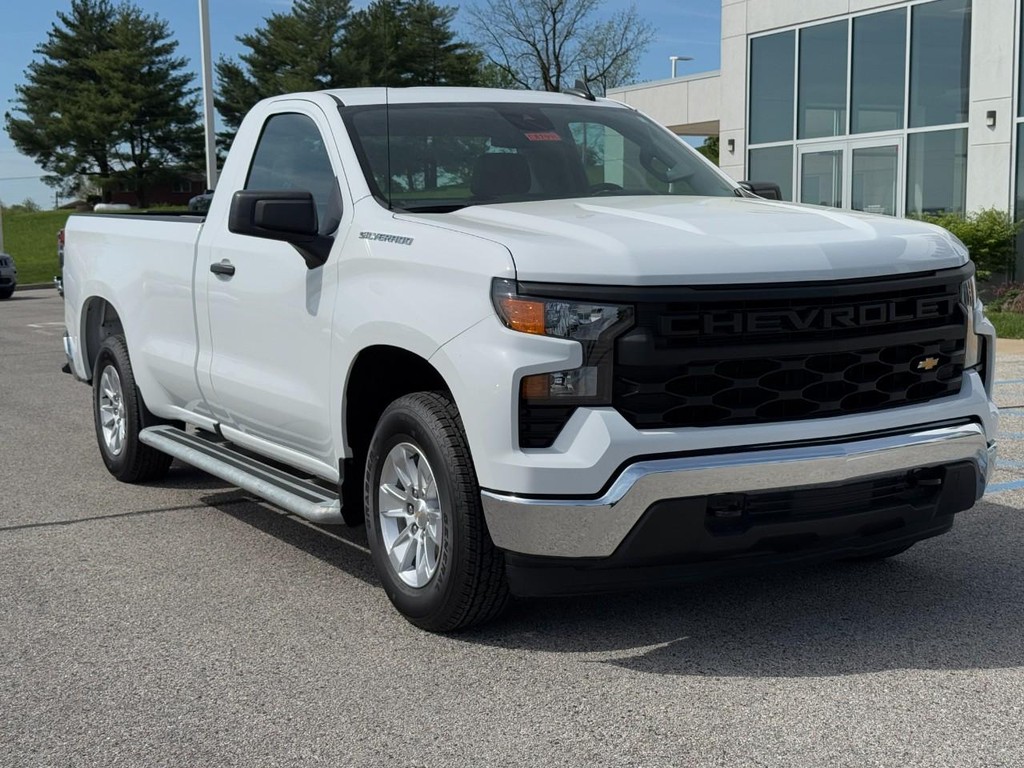 Chevrolet Silverado 1500 Vehicle Full-screen Gallery Image 02