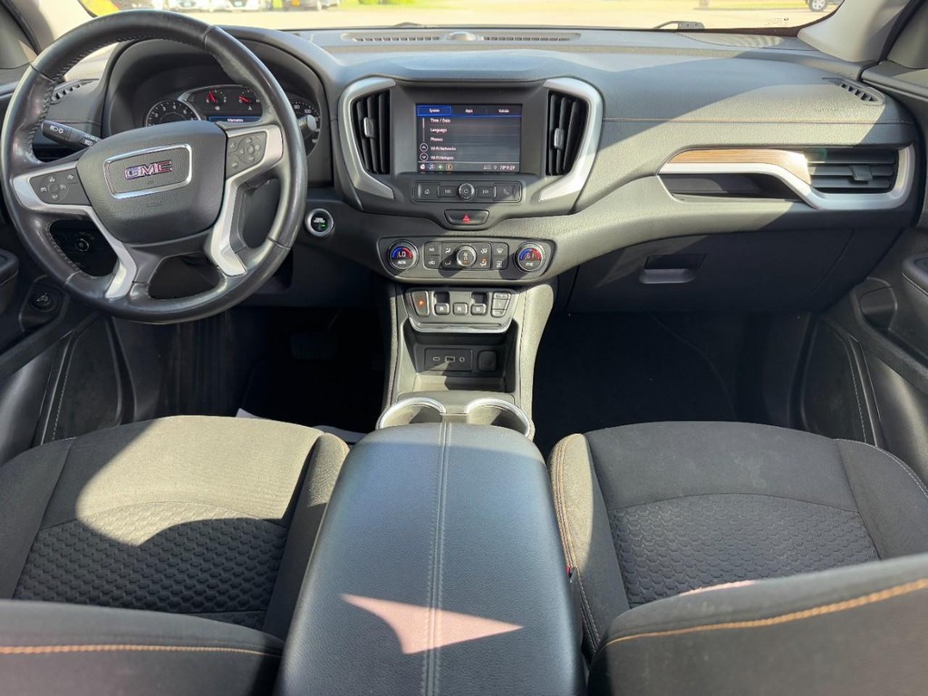 GMC Terrain Vehicle Full-screen Gallery Image 08