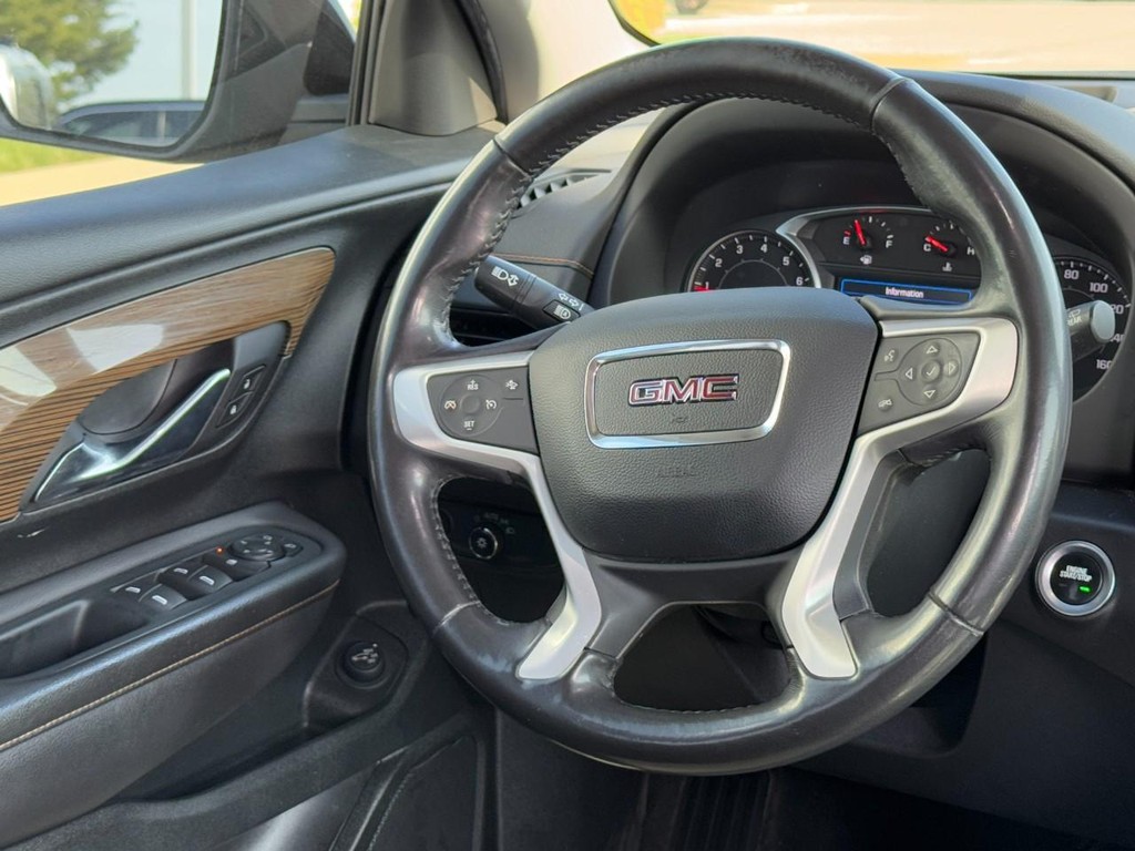 GMC Terrain Vehicle Full-screen Gallery Image 09