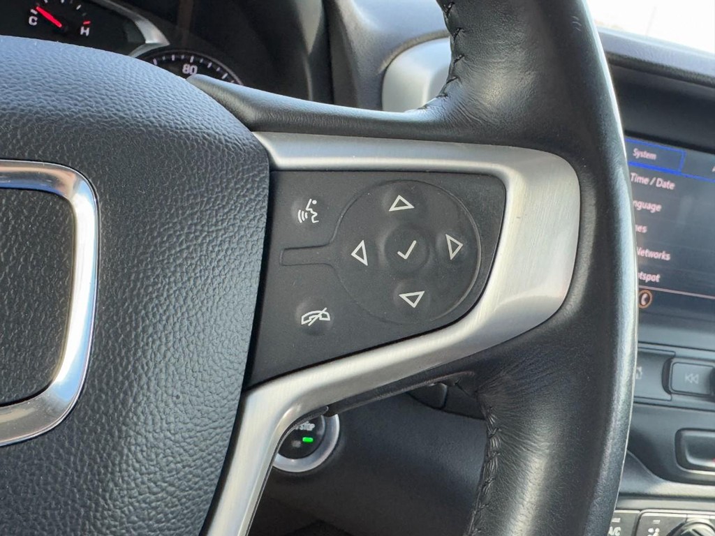 GMC Terrain Vehicle Full-screen Gallery Image 14