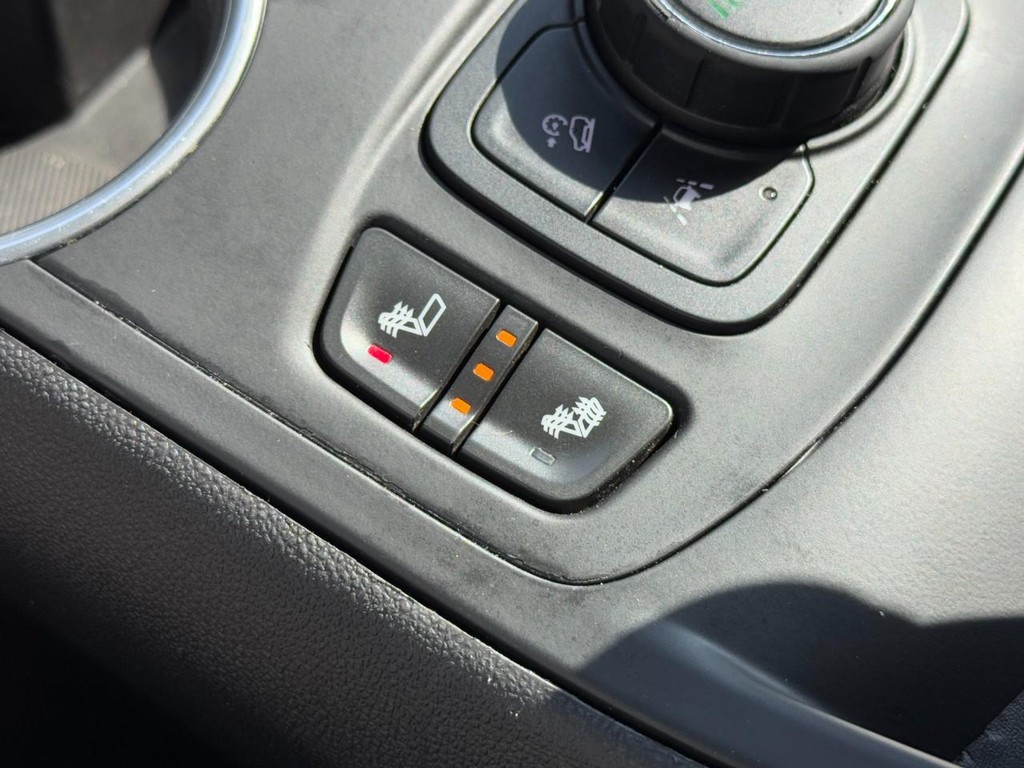 GMC Terrain Vehicle Full-screen Gallery Image 16