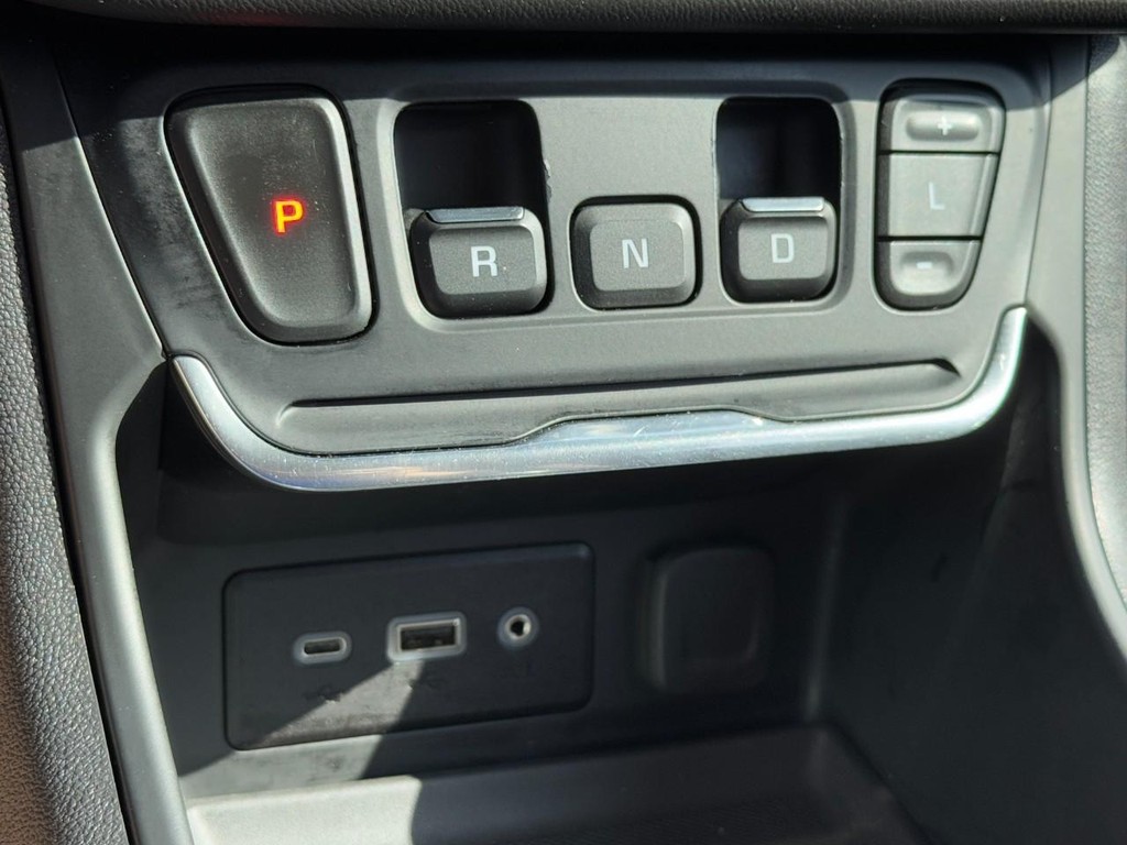 GMC Terrain Vehicle Full-screen Gallery Image 17