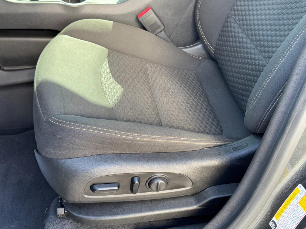 GMC Terrain Vehicle Full-screen Gallery Image 20