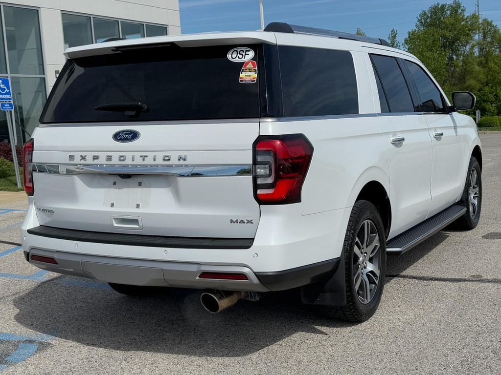 Ford Expedition Max Vehicle Full-screen Gallery Image 03