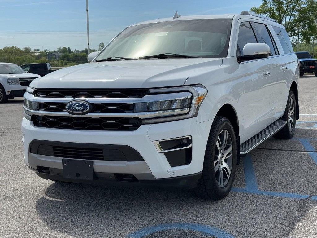Ford Expedition Max Vehicle Full-screen Gallery Image 08