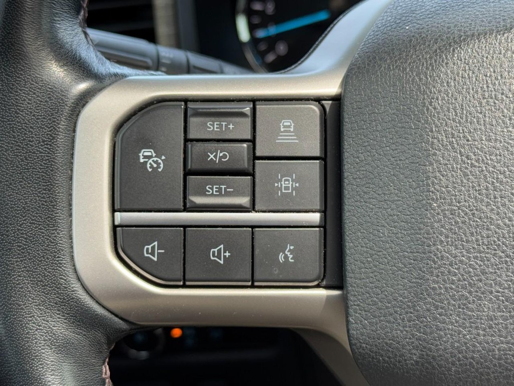 Ford Expedition Max Vehicle Full-screen Gallery Image 18
