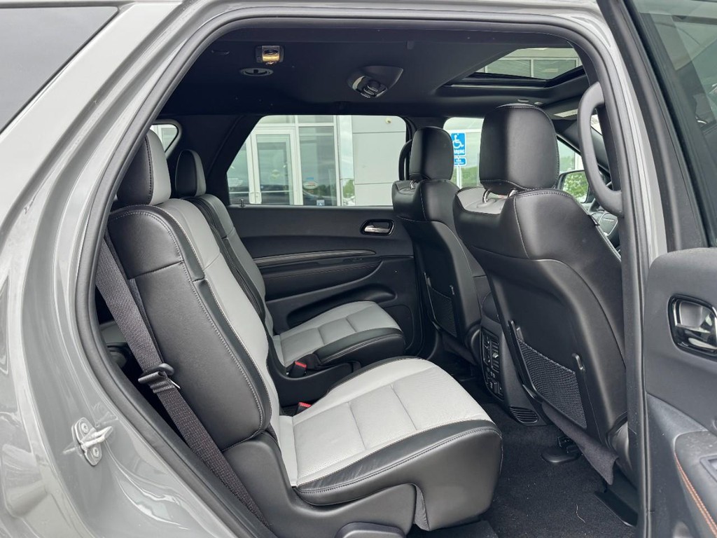 Dodge Durango Vehicle Full-screen Gallery Image 10