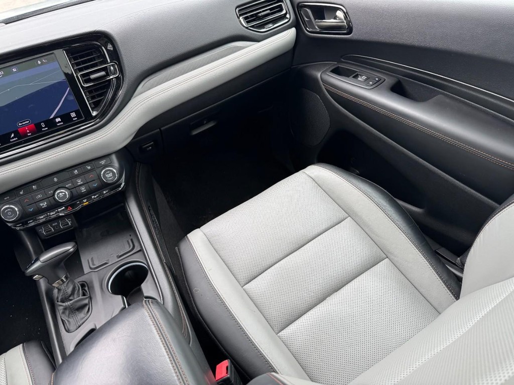 Dodge Durango Vehicle Full-screen Gallery Image 16