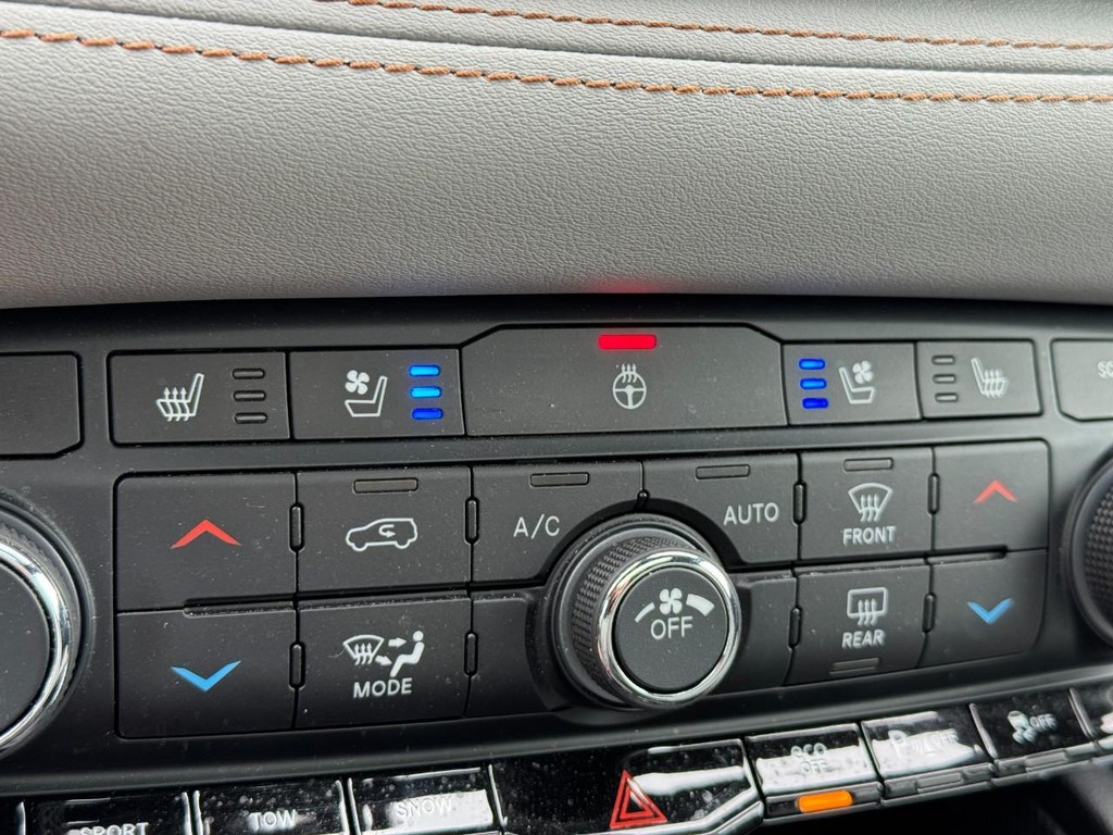 Dodge Durango Vehicle Full-screen Gallery Image 21